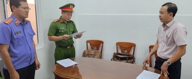 Thực hiện lệnh bắt tạm giam đối với Hà Việt Hùng.