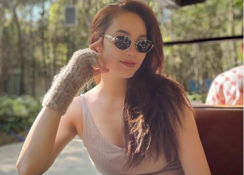 Minh Hằng khoe vóc dáng thăng hạng sau sinh, hội chị em bỉm sữa vào xin bí quyết