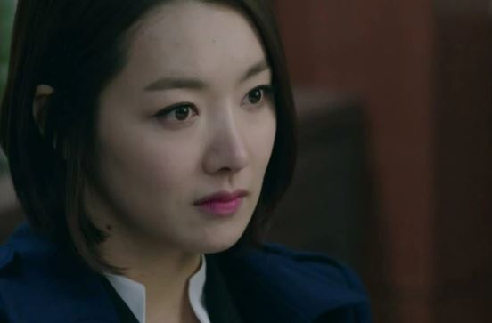 Thông gia vừa về thì mẹ chồng sai giúp việc lau nhà vì bẩn, tôi đùng đùng xách đồ bỏ đi nhưng câu nói sau cùng khiến bà tím mặt