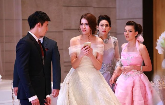 Trong hôn lễ, chú rể "chơi lớn" rồi cười cợt khiến cô dâu ly hôn chỉ sau 48 giờ