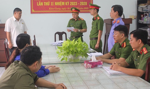 Bắt giám đốc trung tâm đăng kiểm Kiên Giang 68.01S