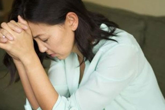 Sau khi kết hôn, mẹ chồng không bao giờ bắt rửa bát nhưng con dâu vẫn tranh việc. Sự thật phía sau khiến cô 'chết đứng'