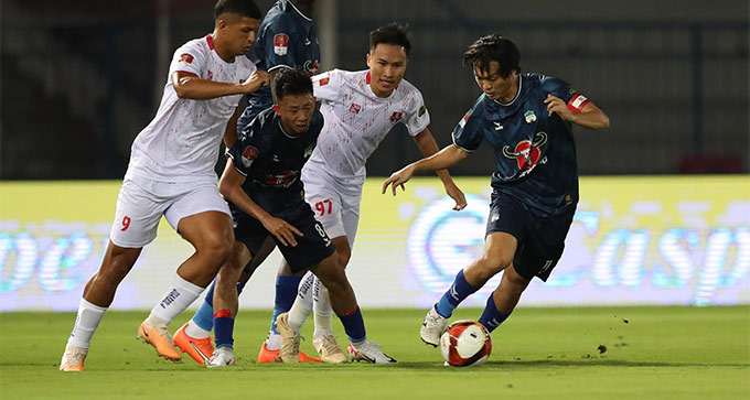 Đừng ‘sốc’ nếu bầu Đức bán nốt Tuấn Anh cho CAHN