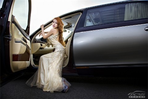 Mỹ nhân kiêu sa bên 'xế xịn' Maybach ảnh 10