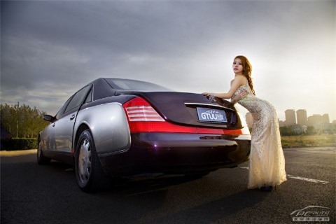 Mỹ nhân kiêu sa bên 'xế xịn' Maybach ảnh 4