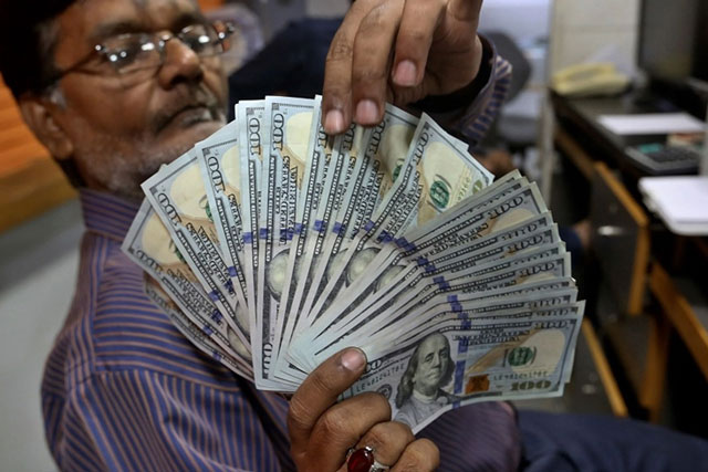 Tỷ giá USD hôm nay 11/1/2024: USD quay đầu giảm