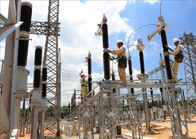 Chuyển giao công trình điện là tài sản công sang EVN
