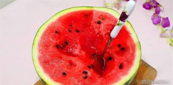 dau-hau-2-ngoisaovn-w600-h296 2 dưa hấu, dinh dưỡng dưa hấu, món ngon mỗi ngày