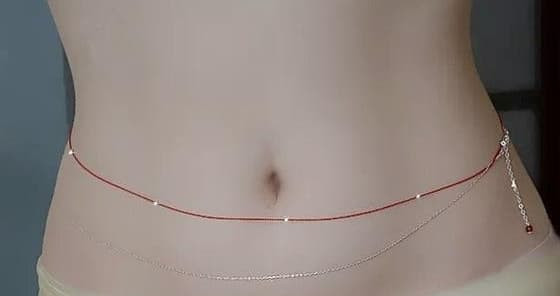 Tại sao phụ nữ trong nhà thổ thời xưa lại buộc một sợi chỉ đỏ quanh eo? Bạn có biết không?