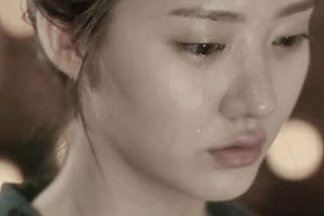 Cô gái xinh đẹp bước vào chào bố mẹ chồng khiến cả nhà ngơ ngác và câu chuyện sau đó khiến tôi lâm vào chuỗi ngày bi kịch