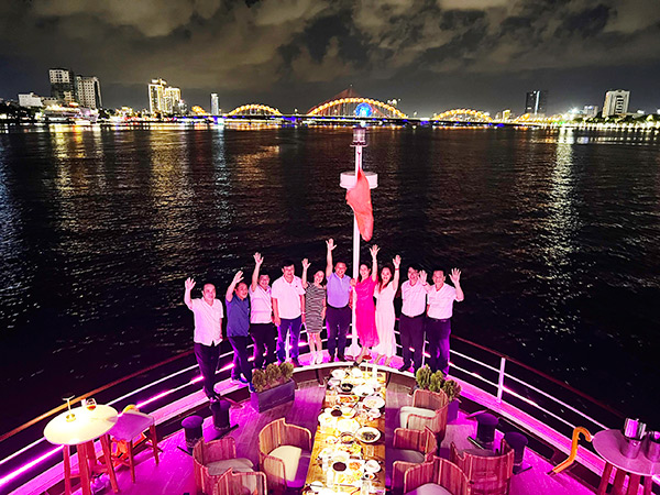 Đà Nẵng: Doanh nghiệp chậm đề xuất phương án sử dụng áo phao trên tàu nhà hàng