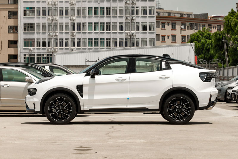 Peugeot 408 có thêm đối thủ mới ở Việt Nam, giá 1,599 tỷ đồng