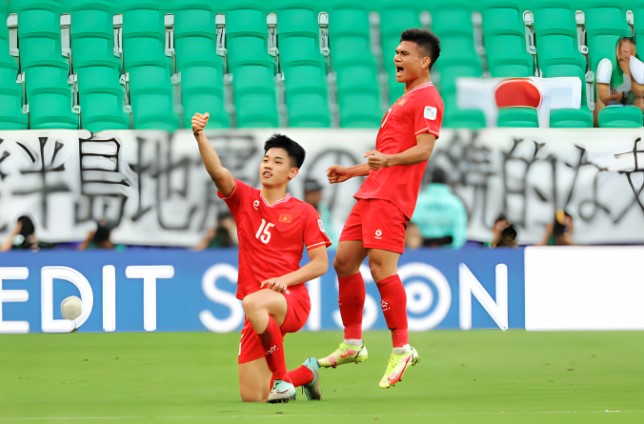 Truyền thông Nhật Bản sốc trước màn trình diễn của tuyển Việt Nam: "Chiến thuật của HLV Troussier quá tốt"