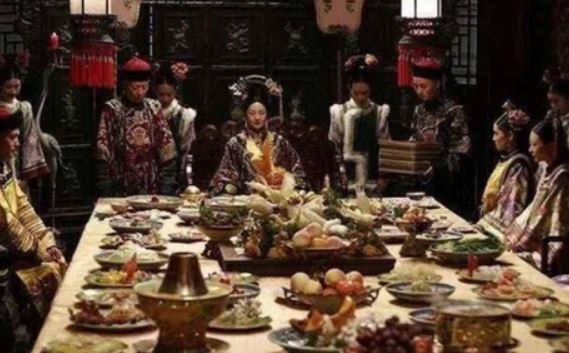 Các hoàng đế cổ đại ăn gì vào bữa sáng, nhìn thực đơn của Từ Hi ai cũng 'ngấy đến tận cổ'