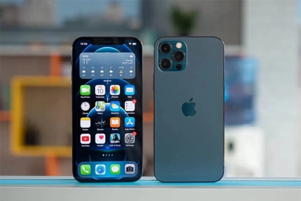 Không thể rẻ hơn, giá iPhone 12,14,15... cùng loạt smartphone phá đáy tại thị trường Việt, có mẫu giảm đậm hàng chục triệu đồng- Ảnh 2.