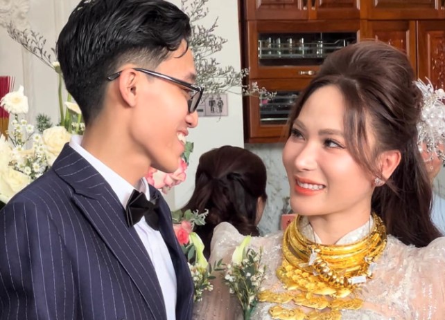 Đám cưới "chấn động" miền Tây: Vàng không đếm xuể, nhà, xe tiền mặt kim cương vẫn không bằng thân thế của cô dâu chú rể