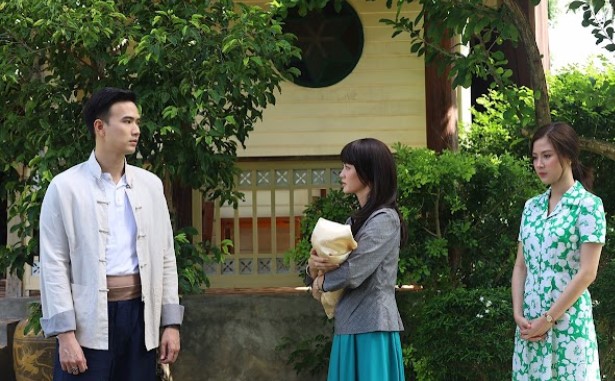 Sinh 2 con xong tôi về nhà thờ họ, vừa mở cuốn sổ gia phả thấy dòng chữ này tôi liền ly hôn chồng