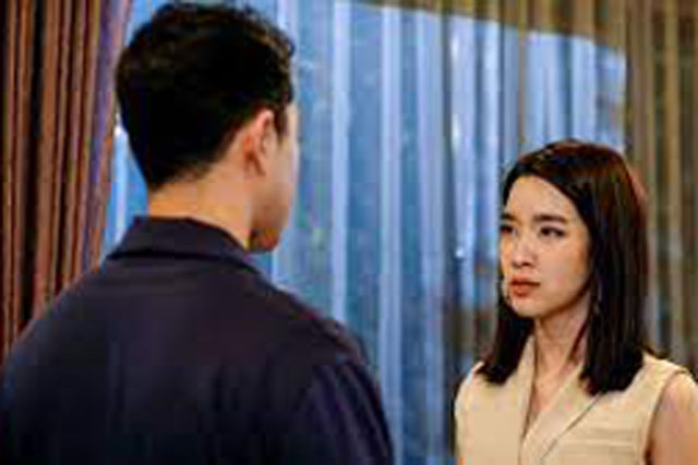 Bảo vợ về chăm mẹ thay giúp việc, tôi bàng hoàng khi chưa đầy một tuần cô ấy trở về với đôi mắt sưng húp