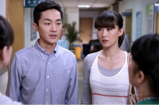 T&#x1EEB;ng khinh n&#xE0;ng d&#xE2;u &#x27;qu&#xEA; m&#x1ED9;t c&#x1EE5;c&#x27;, c&#x1EA3; nh&#xE0; trai c&#xFA;i g&#x1EB1;m m&#x1EB7;t khi c&#xF4; &#x111;&#x1B0;a 100 tri&#x1EC7;u tr&#x1EA3; ti&#x1EC1;n vi&#x1EC7;n ph&#xED; cho m&#x1EB9; ch&#x1ED3;ng