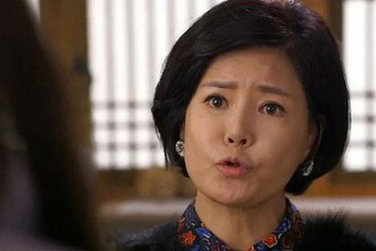 Về ra mắt mẹ chồng tương lai hỏi thẳng: 'Lừa được cục vàng nhà này, chắc cô tốn công lắm nhỉ', tôi cười tiết lộ bí mật khiến bà đứng không vững