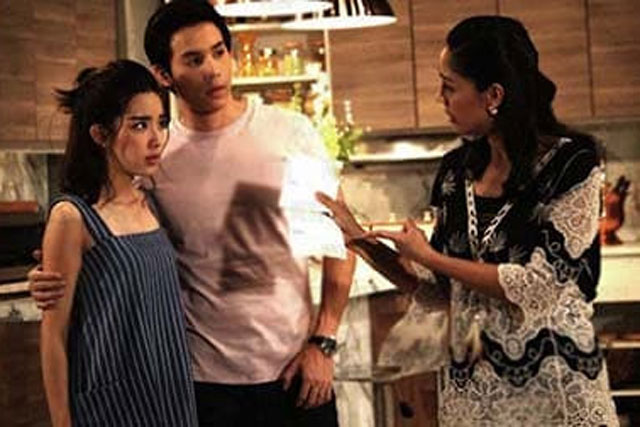 Thuyết phục gãy lưỡi vợ cũng không chịu về quê chồng, hỏi ra mới biết thì ra cô ấy thù ghét mẹ tôi