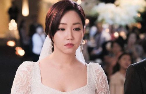 Th&#x1EA5;y th&#xF4;ng gia cho con g&#xE1;i 5 tri&#x1EC7;u l&#xE0;m qu&#xE0; c&#x1B0;&#x1EDB;i, m&#x1EB9; ch&#x1ED3;ng b&#x129;u m&#xF4;i l&#x1B0;&#x1EDD;m ngu&#xFD;t, m&#x1EB9; &#x111;&#x1EBB; t&#xF4;i r&#xFA;t ra t&#xFA;i n&#xE0;y khi&#x1EBF;n ai n&#x1EA5;y &#x111;&#x1EC1;u tr&#xF2;n m&#x1EAF;t ng&#x1EA1;c nhi&#xEA;n