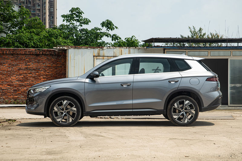 SUV công suất 197 mã lực, tiêu thụ 1,98 lít xăng/100 km, giá gần 400 triệu đồng, cạnh tranh với Mazda CX-5