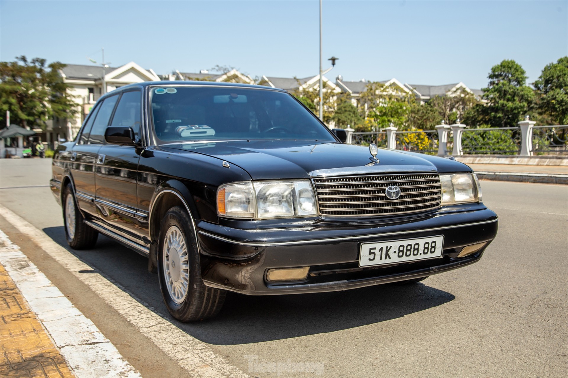 Cận cảnh Toyota Crown với biển số ngũ quý 8 trúng đấu giá hơn 15 tỷ đồng ảnh 3