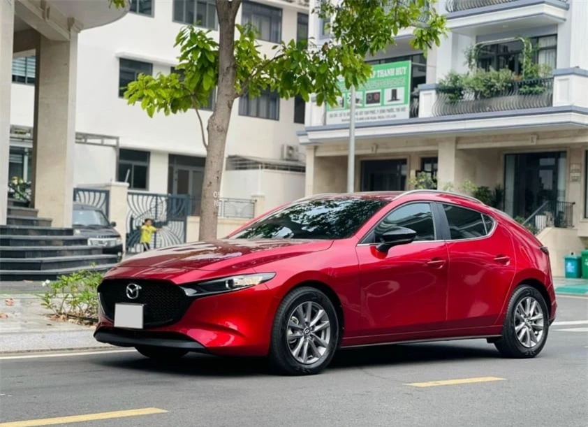 Ngỡ ngàng giá chào bán của Mazda3 chạy lướt sau 2 năm lăn bánh 390303