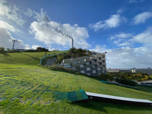 6 tòa nhà đẹp nhất thế giới 'biến hình' với kiến trúc xanh độc, lạ