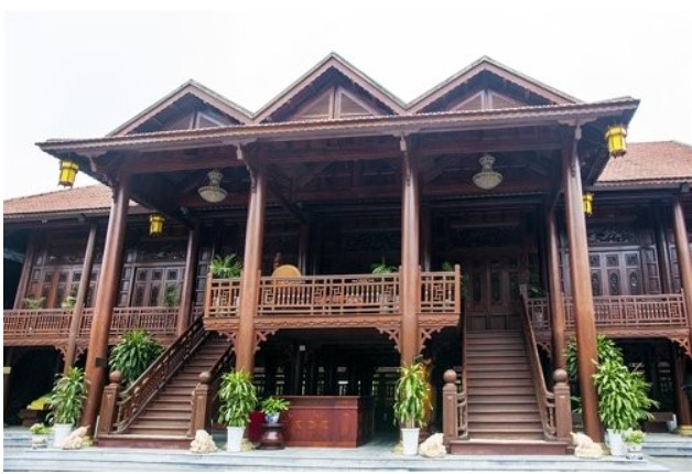 Thông tin ngôi nhà 200 tỷ nhận kỷ lục Guiness Việt Nam về nhà sàn bằng gỗ lim lớn nhất Việt Nam