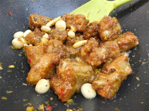 sườn chiên mắm sả  1 sườn chiên, sườn chiêm mắm sả, món ngon