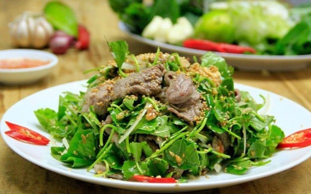 Loại rau mọc hoang nhiều người Việt ghét bỏ nhưng lại là 'rau trường thọ', giúp tăng collagen, phụ nữ ăn vào có lợi nhất