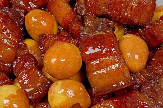 Bí quyết nấu thịt kho tàu theo công thức của mẹ đảm bảo ngon, lên màu đẹp