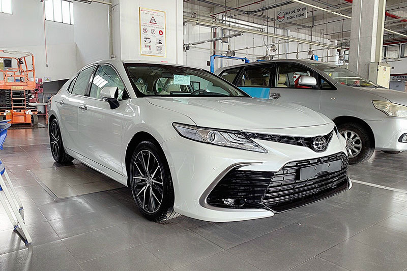 Toyota Camry thống trị phân khúc sedan hạng D trong năm 2023