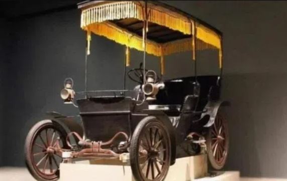 Từ Hi Thái hậu bỏ đi ô tô vì không chịu nổi tài xế ngồi trước mình