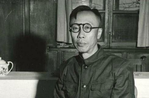 Nhận tháng lương đầu tiên trong đời, Phổ Nghi mua ngay món này, thứ mà ông chưa từng nhìn thấy khi còn làm Hoàng đế