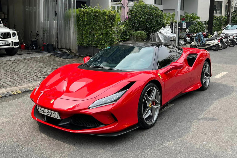 Cận cảnh siêu xe hàng hiếm Ferrari F8 Tributo ở Sài Gòn