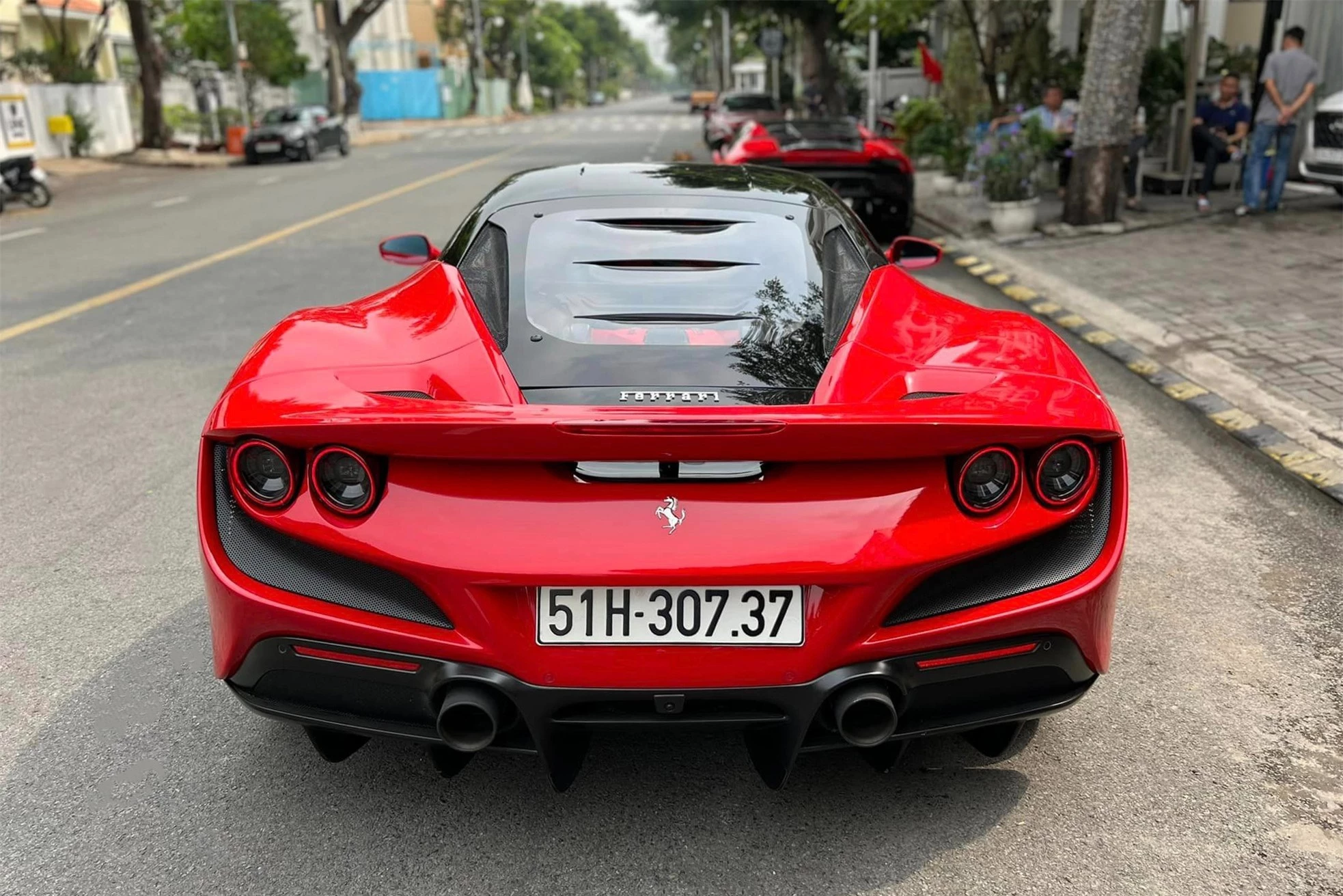 Cận cảnh siêu xe hàng hiếm Ferrari F8 Tributo ở Sài Gòn ảnh 3