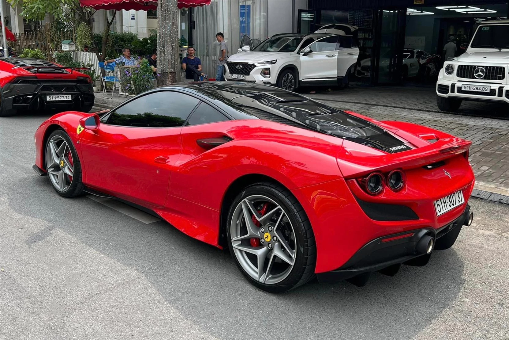 Cận cảnh siêu xe hàng hiếm Ferrari F8 Tributo ở Sài Gòn ảnh 5