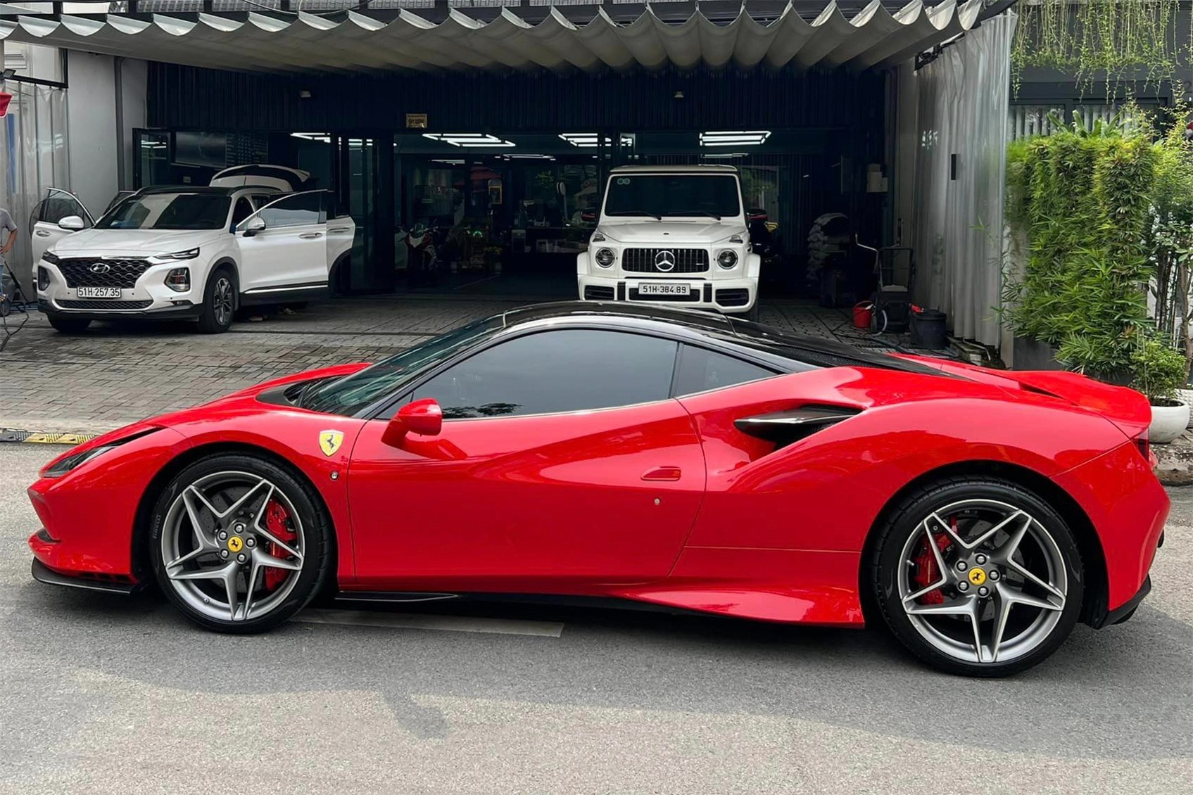 Cận cảnh siêu xe hàng hiếm Ferrari F8 Tributo ở Sài Gòn ảnh 8