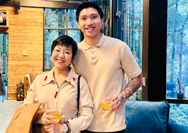 Đoàn Văn Hậu lần đầu gặp MC Thảo Vân ở ngoài, dân mạng nhận xét giống nhau như mẹ con, người trong cuộc nói gì?