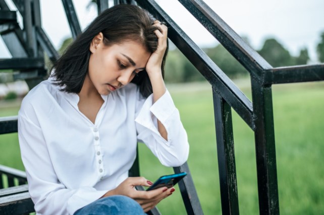 Người yêu cũ của chồng nhắn tin cho tôi, nội dung sốc óc khiến tôi gục ngã