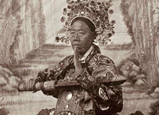 Còn sống thêm 3 năm sau khi Từ Hi Thái hậu qua đời, Thái giám Lý Liên Anh đã trải qua những chuyện gì ngay khi mất đi chỗ dựa?