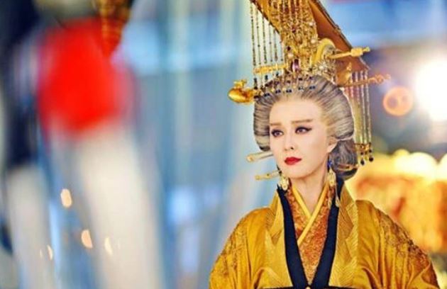 Võ Tắc Thiên thoái vị nghiến răng nói 3 câu, đàn ông trong thiên hạ nghe xong xấu hổ, tể tướng Trương Giản Chi nghe xong hổ thẹn