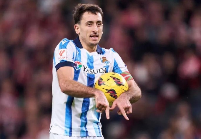 Kích hoạt điều khoản 50 triệu Bảng, MU có lựa chọn hoàn hảo thay Antony