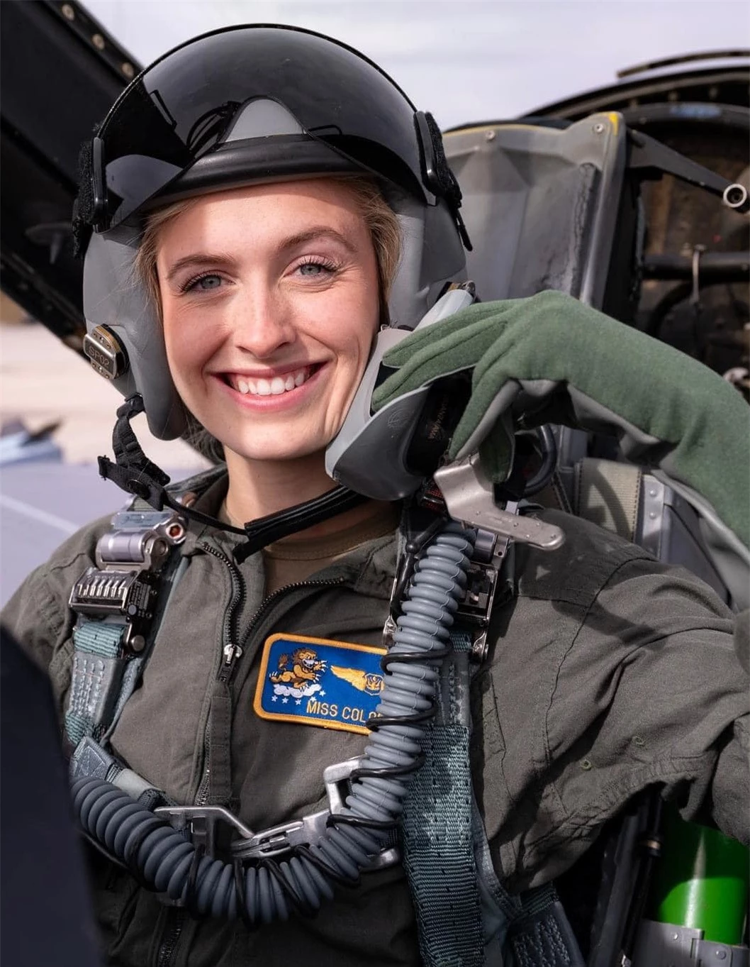 Thiếu úy không quân đăng quang Hoa hậu Mỹ 2024 ảnh 4