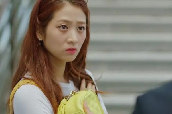 Đến nhà em dâu, tôi tình cờ thấy vài lọ kem chống nắng sắp hết liền xin về dùng thử ngờ đâu bị nói 1 câu chí mạng