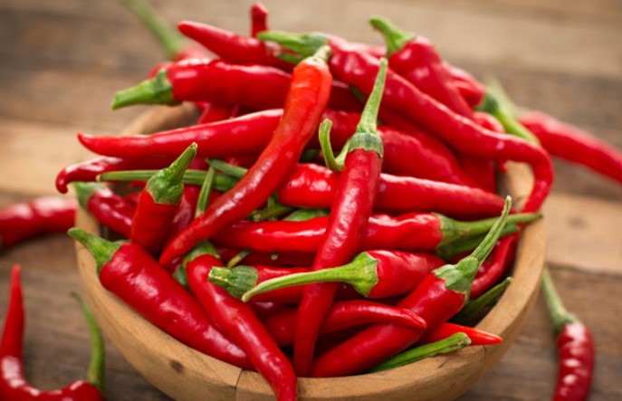 Cách bảo quản ớt tươi roi rói trong tủ lạnh, nửa năm sau mở ra vẫn như vừa mới hái