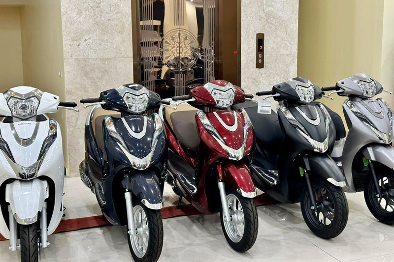 Trước Tết Nguyên đán, Honda Lead giảm giá mạnh tại đại lý